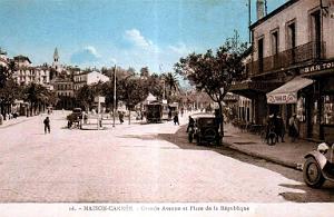 MAISON-CARREE - GRANDE AVENUE ET PLACE DE LA REPUBLIQUE
